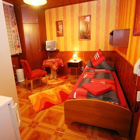 Hotel-Pension Klaer Шпейер Номер фото